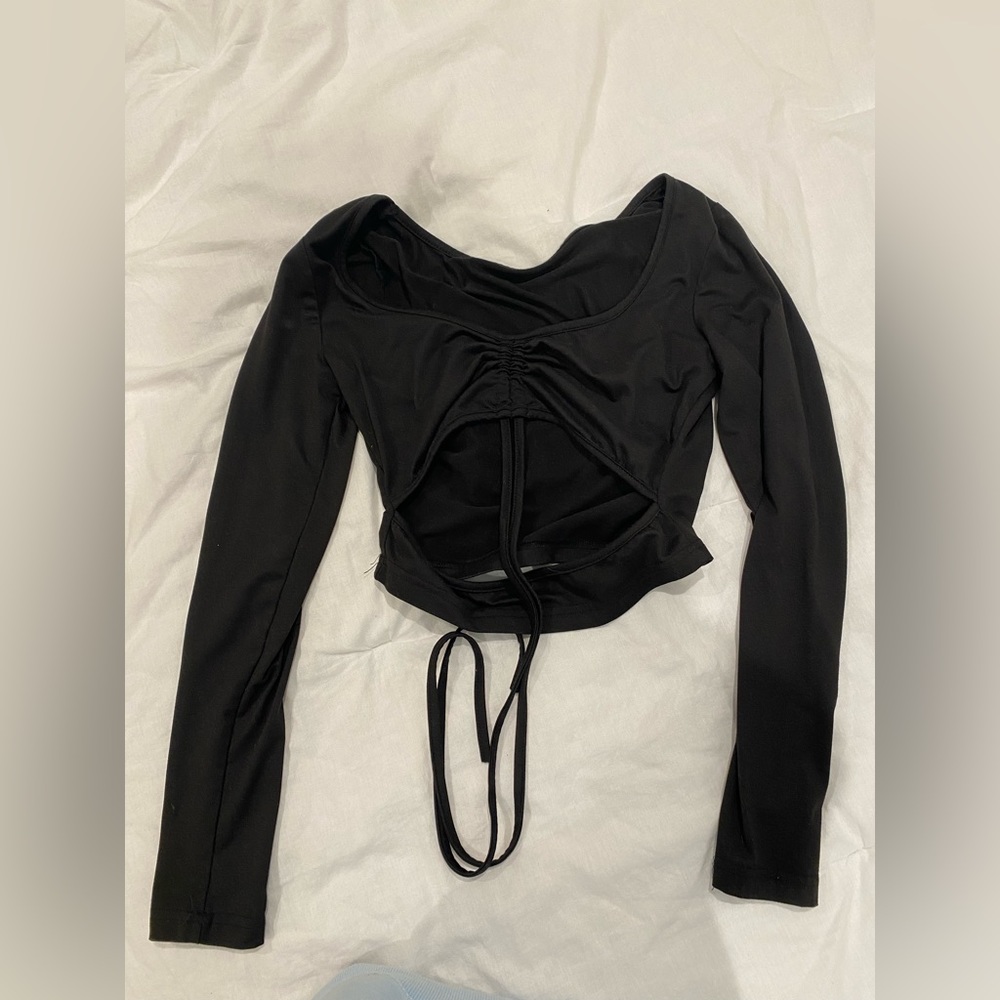 Black cropped long sleeve